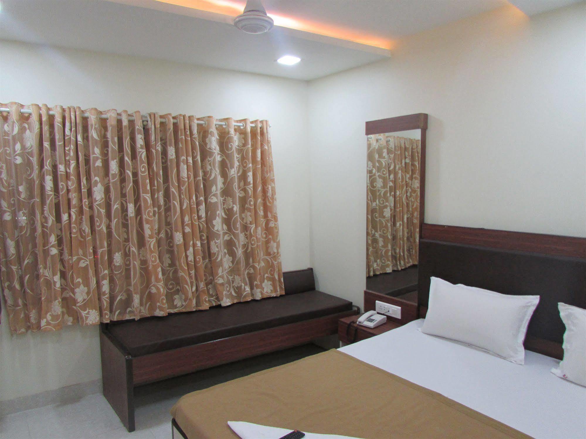 Royal Annex Hotel Mumbai Exterior foto