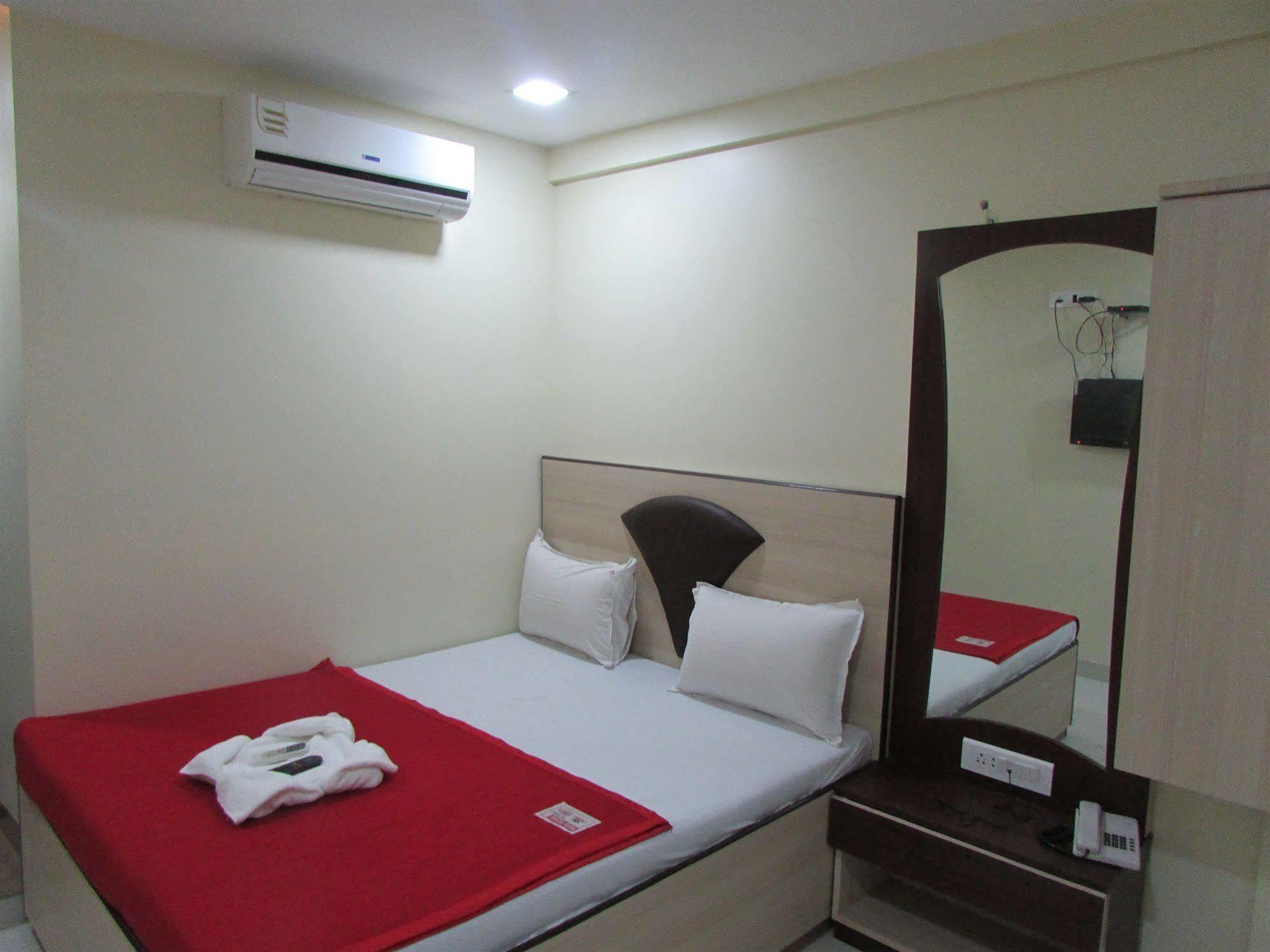 Royal Annex Hotel Mumbai Exterior foto