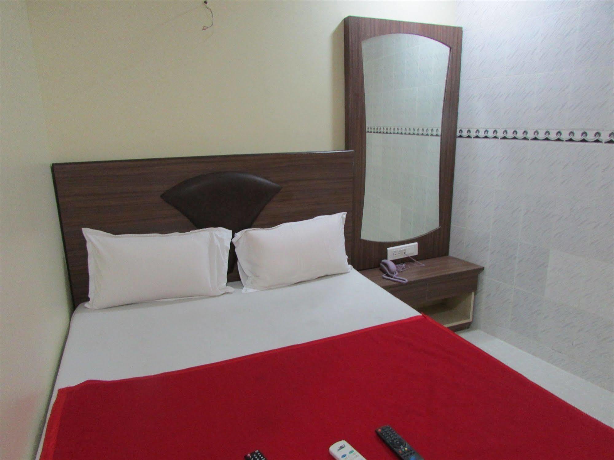 Royal Annex Hotel Mumbai Exterior foto
